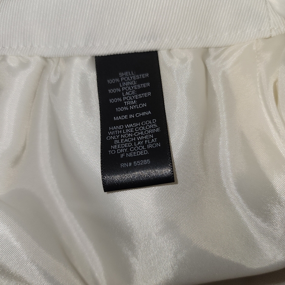 Express A-line mini skirt with lace bottom ivory size 4 - Picture 8 of 8